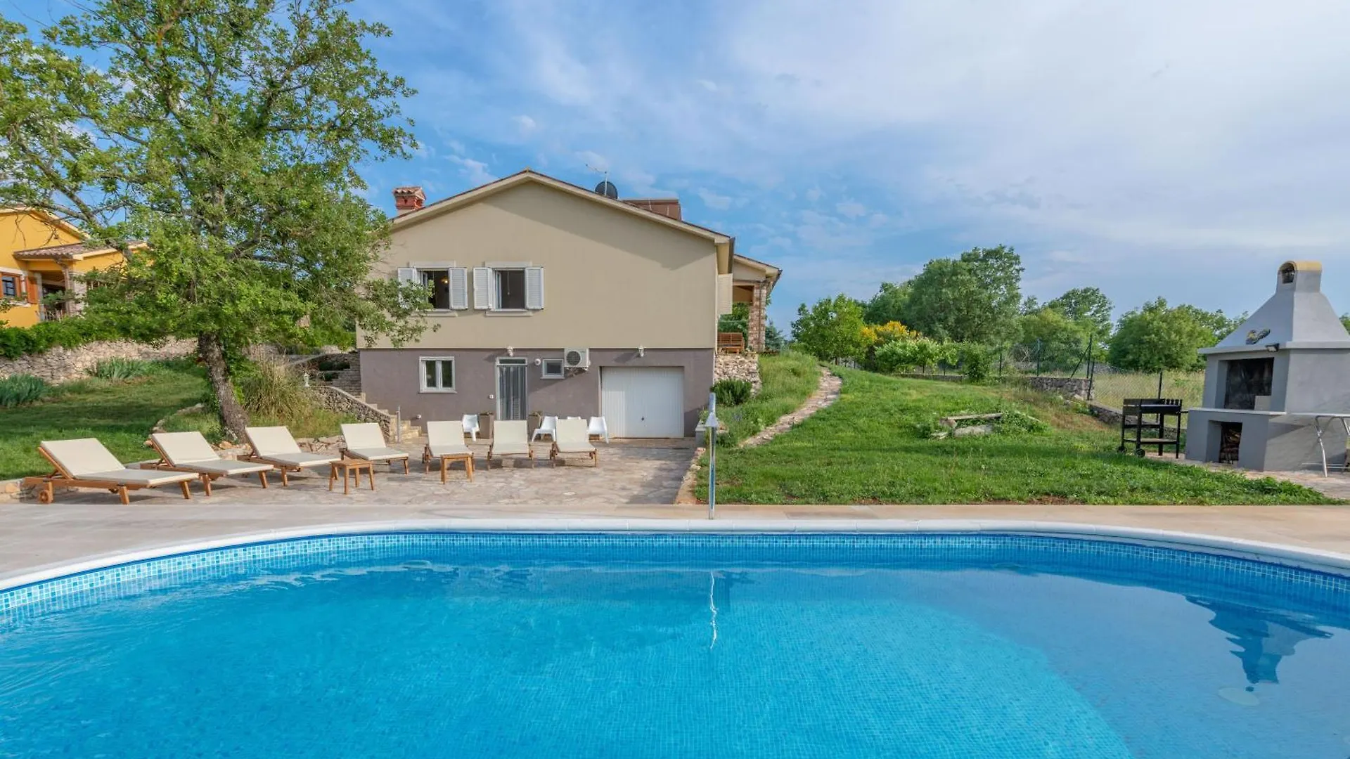 Dom wakacyjny Villa Maja, An Ideal Summer Hideaway For Families And Friends Veligolji